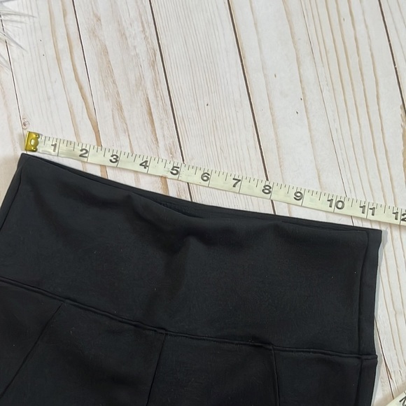 Spanx Assets black leggings size Small - Picture 6 of 7